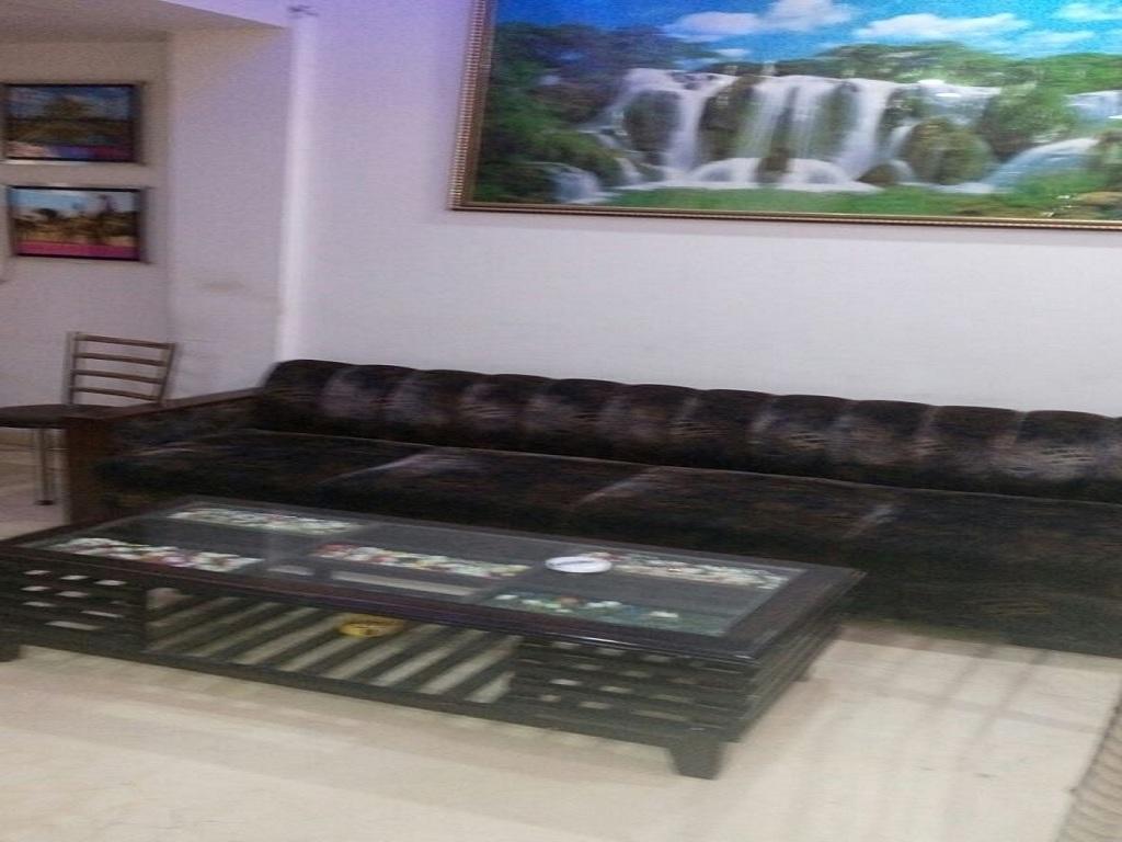 Hotel Parth Palace Ню Делхи Екстериор снимка